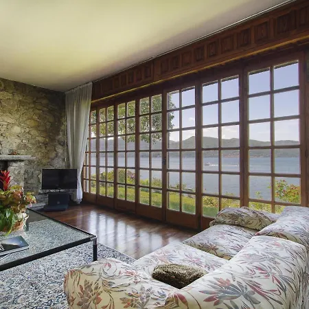 Villa Cinderella 7 Bedrooms 13 Pax Vila
