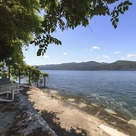 Villa Cinderella 7 Bedrooms 13 Pax * Ispra