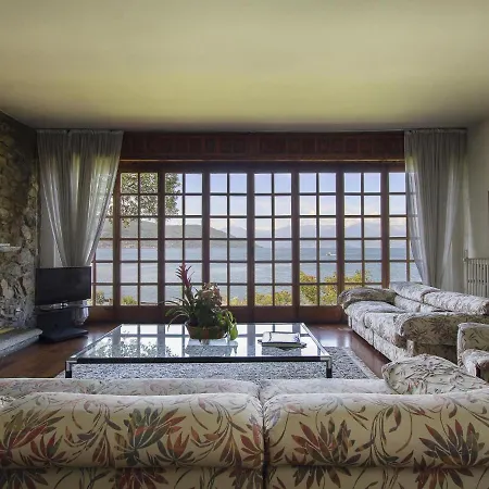 Villa Cinderella 7 Bedrooms 13 Pax Vila Ispra